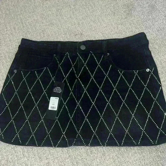 NWT FASHIOM NOVA EMBELLISHED BLACK DENIM SKIRT - Picture 4 of 4
